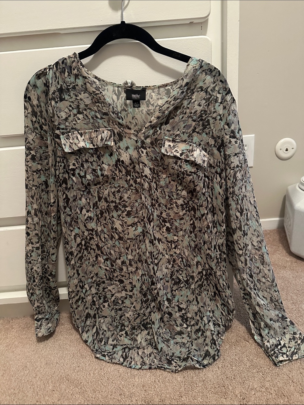Mossimo Supply Co. Mint Green and Taupe Abstract V-Neck Blouse